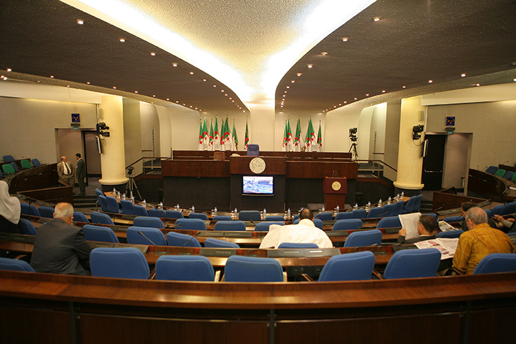 الجزائر – اللائحة الداخلية للبرلمان تظهر للنور بـ9 تحفظات دستورية – الشروق أونلاين