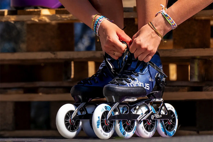 الجزائر – مراهقون يتحدون الموت في الشوارع لممارسة هواياتهم! – الشروق أون لاين