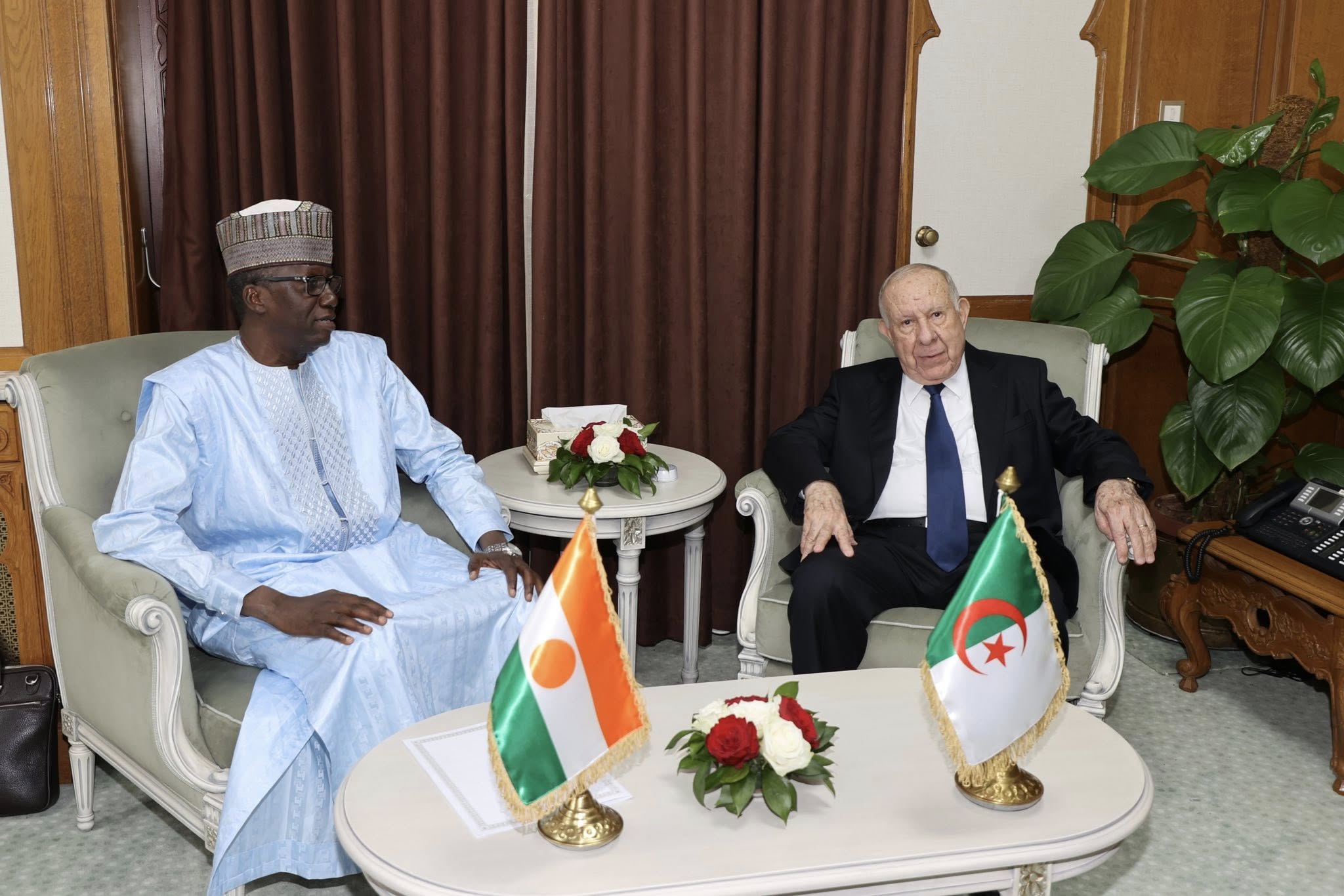 الجزائر – الفريق شنقريحة يتحدث مع نظيره النيجيري – الشروق أونلاين