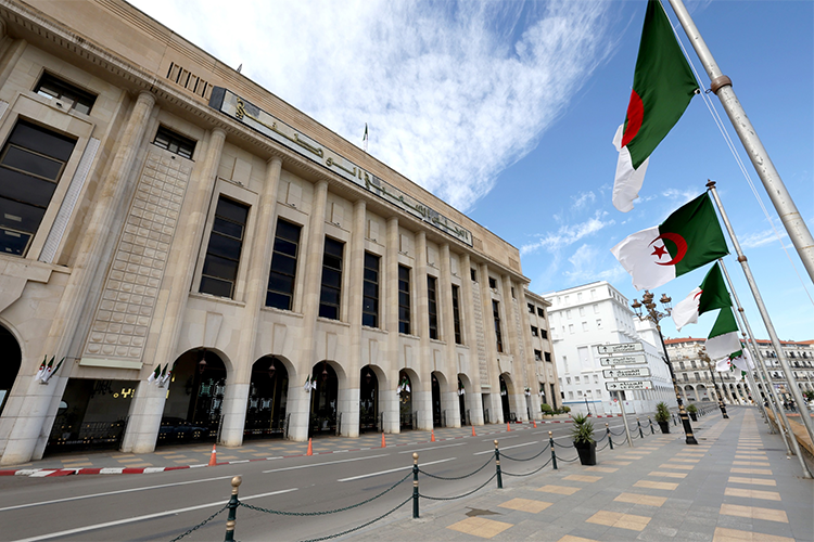 الجزائر – مقترح قانون لتجريم هجر الأطفال لوالديهم وتوقيع عقوبة السجن عليهم – الشروق أونلاين