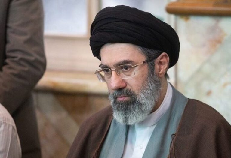 الصهاينة مستعدون لاغتيال أي مرشد إيراني جديد.. وأنباء عن اختيار نجل خامنئي