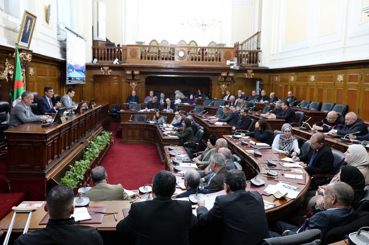 الجزائر – استعدادا لعيد الفطر.. ربحي يعطي عددا من التعليمات – الشروق أونلاين