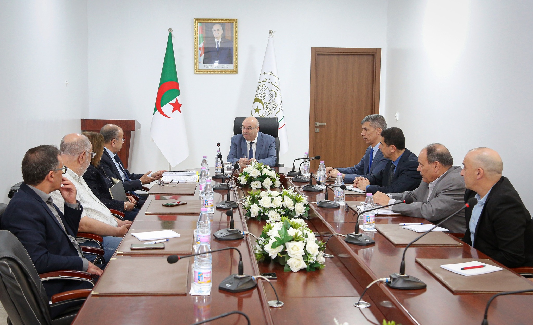 تنظيم تسويق الأدوية بالصيدليات محور لقاء بين قويدري ومجلس أخلاقيات المهنة