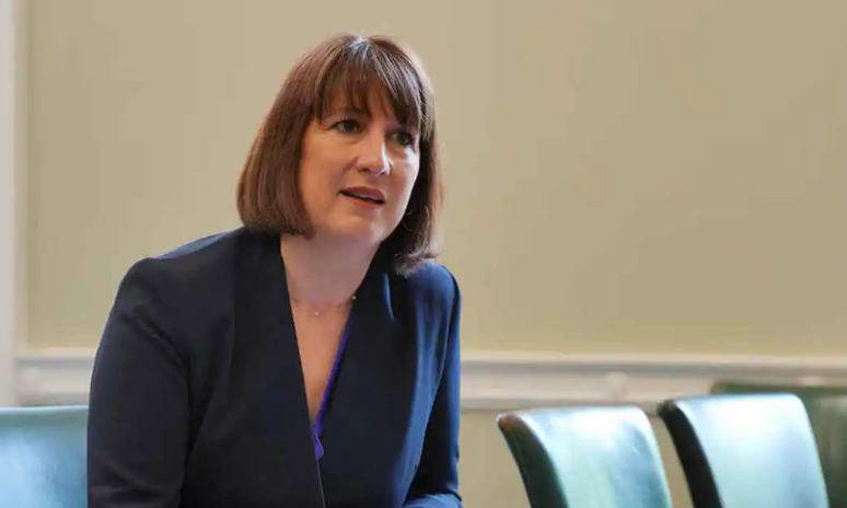 وزيرة مالية بريطانيا “غاضبة” من الولايات المتحدة الأمريكية!