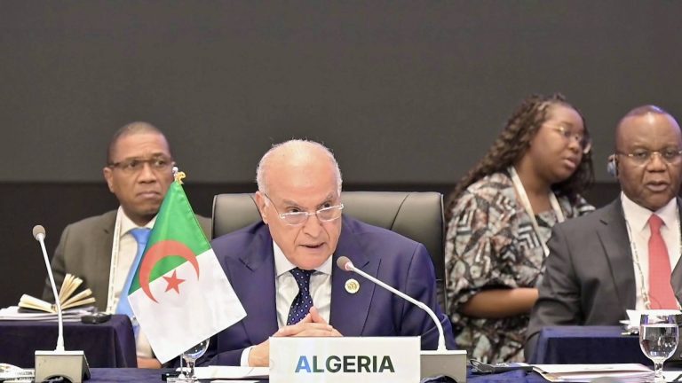 تمكين إفريقيا تكنولوجيا ومشروع قاري بالجزائر.. أبرز ما قاله عطاف من سيول