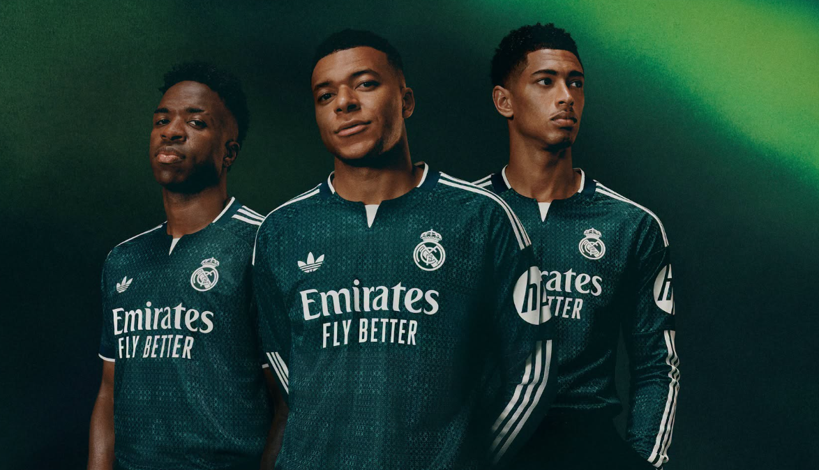 بالصور.. ريال مدريد يكشف عن القميص الثاني للموسم المقبل