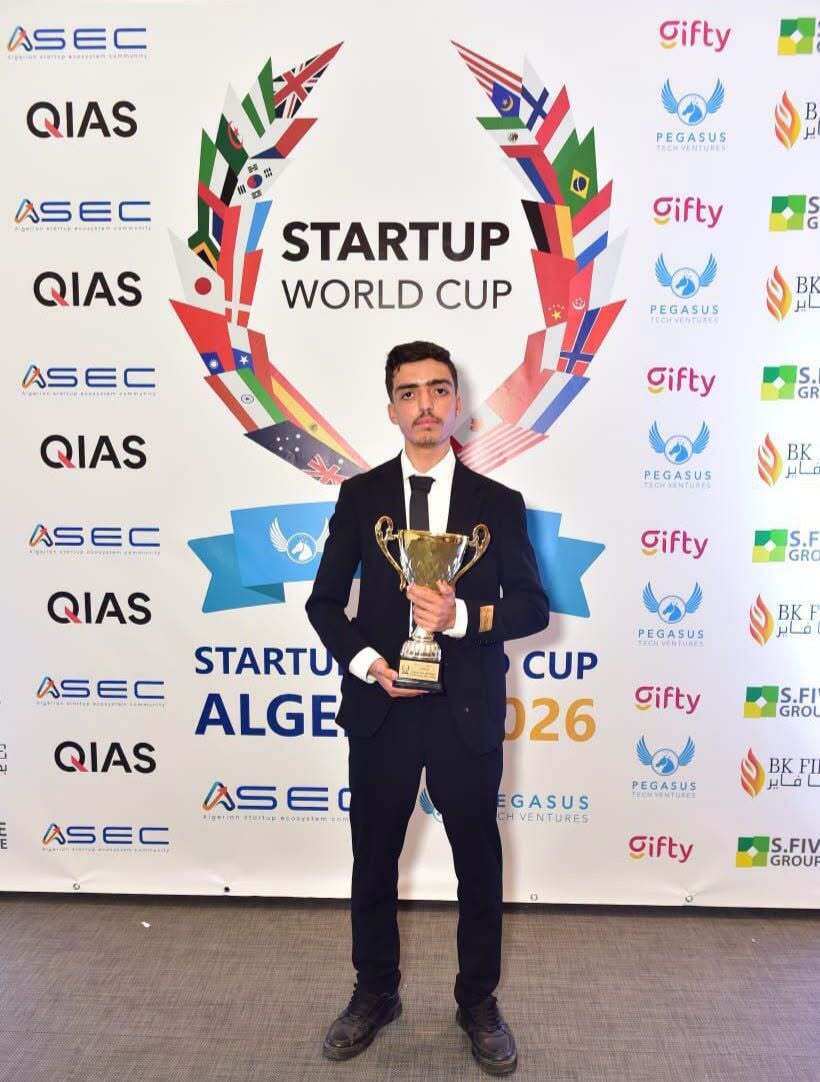 بداري يهنئ الفائز بالمرتبة الأولى في مسابقة “START UP WORLD CUP ALGERIA 2026”