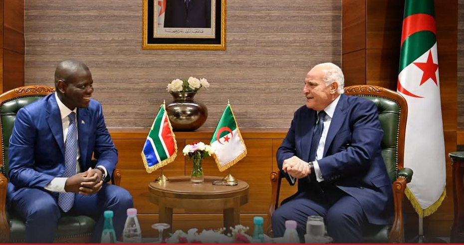 Rencontre entre les ministres des Affaires étrangères algérien et sud-africain