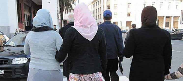 كاميرات الهاتف تنتهك الحرمات وتخدش خصوصية الجزائريين