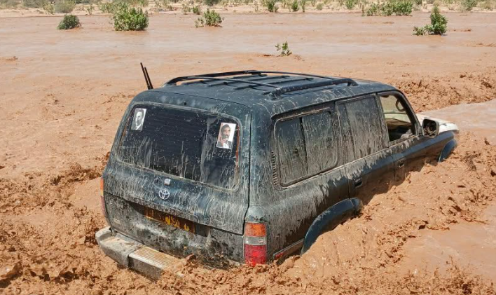 تقلبات جوية بالجنوب.. البحث عن شخص داخل حفرة عميقة وإنقاذ 3 آخرين بجانت